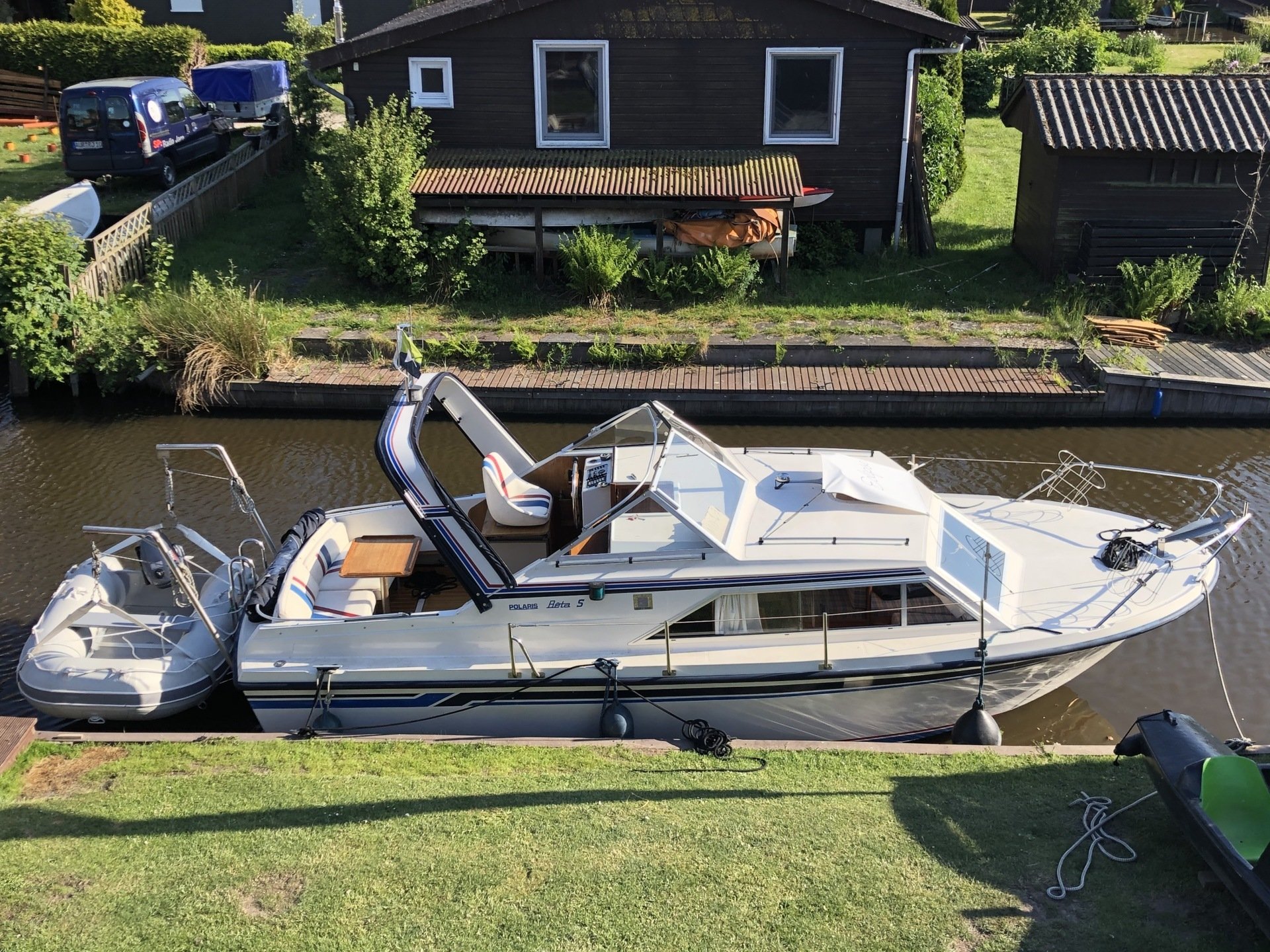 Gebrauchte Kajutboote Mit Trailernull